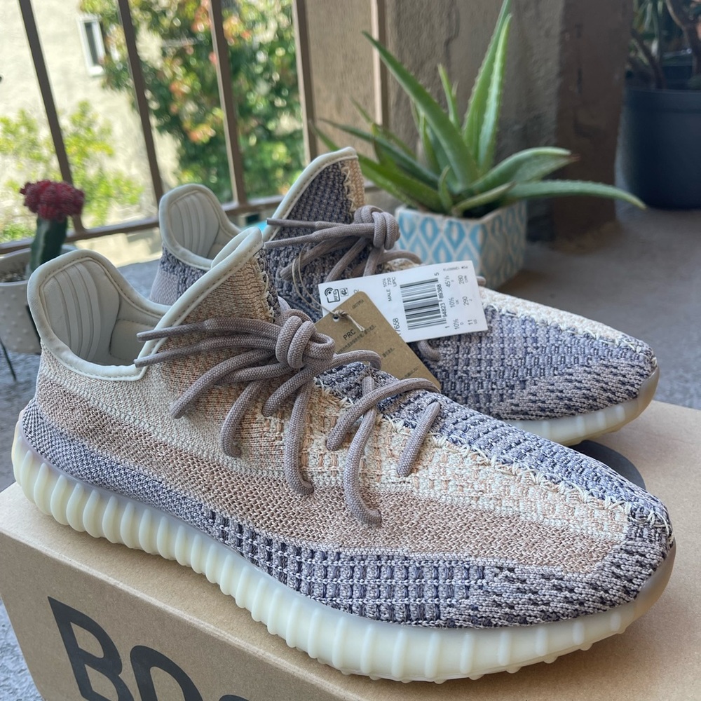 ❌❌❌SOLD ————- YEEZY BOOST 350 V2